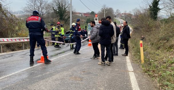 Elektrik Arıza Bakım Aracı İle Otomobil Çarpıştı : 1 Ölü