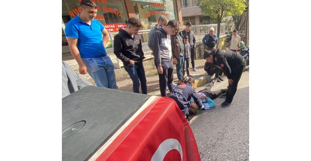 Elektrikli scooterdan düşen 2 kişi yaralandı