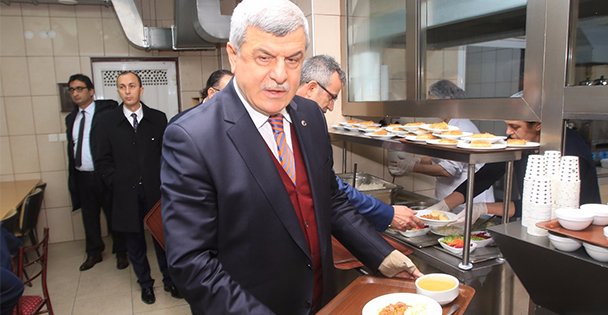 Emekçiler başımızın tacı
