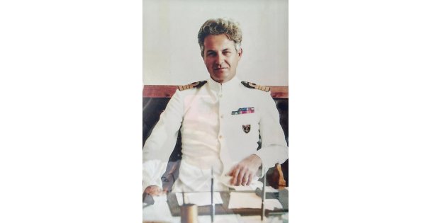 Emekli albay evinde ölü bulundu