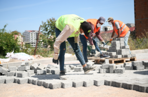 Emek'te Parke Ve Bordür Çalışması