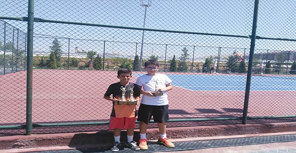Emirhan'dan İki 1.lik