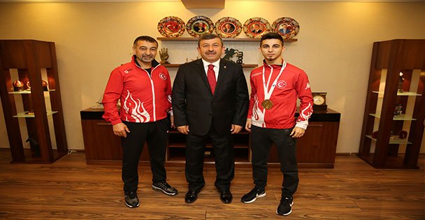 Eray Şampiyonları dize getirdi
