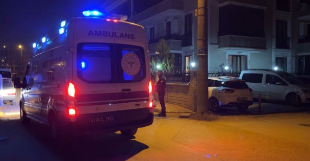 Erkek Arkadaşına Kızdı, Kazara Kendini Bıçakladı