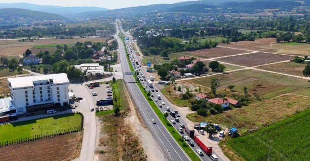 Eski yolu kullananların sayısı 4 kat arttı: Bolu Dağı'ndan 46 bin 507 araç geçti