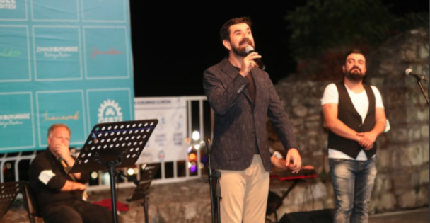 Eskihisar Kültür Sanat Akşamları Serdar Tuncer Şiir Dinletisiyle Başladı