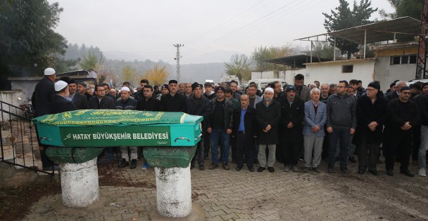 Evinde ölü bulunan üniversite öğrencisinin cenazesi Hatay'da defnedildi