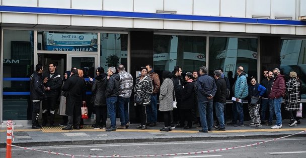 EYT'li vatandaşlar SGK il müdürlükleri önünde yoğunluk oluşturdu