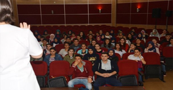 Farabi stajyerleri eğitti