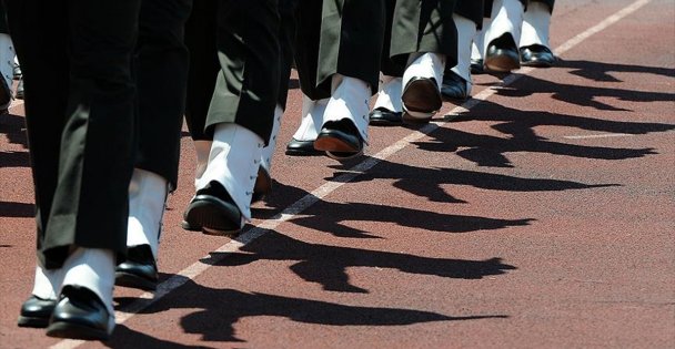 FETÖ şüphelisi askerlerin 'murakıbı' tutuklandı