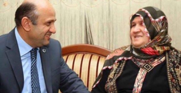 Fikri Işık'ın Annesinin Cenaze Namazının Canlı Yayını!