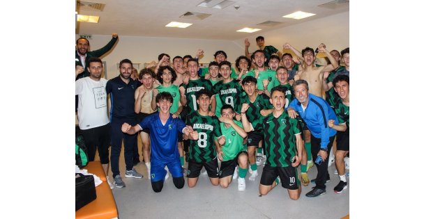 Final Maçı Öncesi Kocaelispor'un U17 Takımından 8 Futbolcu Zehirlendi