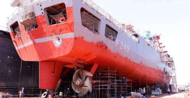 Fırkateyn ve denizaltılar Kocaeli'de yerli sistemlerle modernize ediliyor