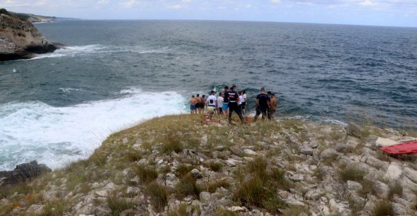 Fotoğraf Çektirirken Dalgalara Kapılan Gencin Cesedine Ulaşıldı