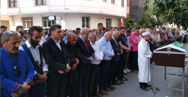 Freni patlayan tankerden atlayarak ölen kişi defnedildi