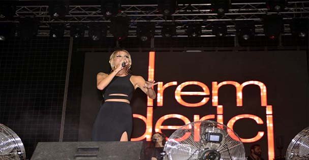 Fuar'da İrem Derici Rüzgârı