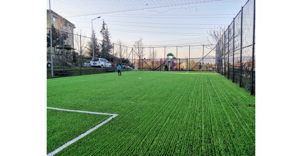 FUTBOL SAHALARI ÇOCUKLAR İÇİN YENİLENİYOR