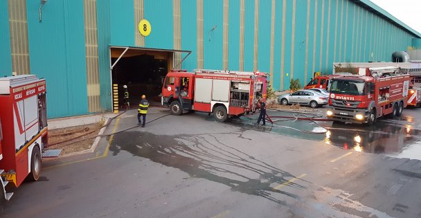 Galvaniz fabrikasında çıkan yangın hasara yol açtı