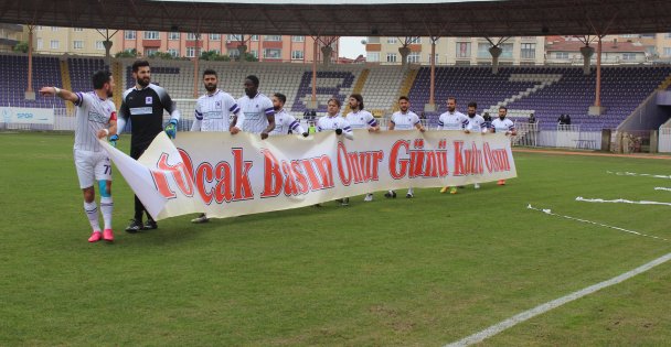 Gazeteciler unutulmadı