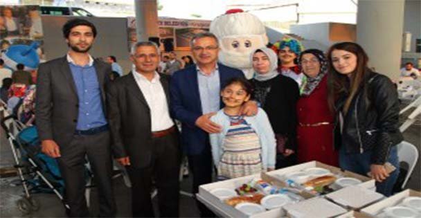Gebze ailesi birlikte iftar yaptı