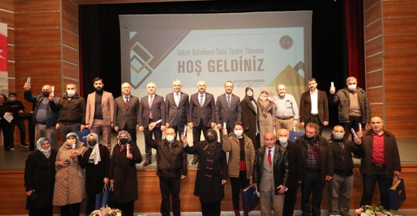 Gebze Belediyesi Hak Sahiplerine Tapularını Takdim Etti