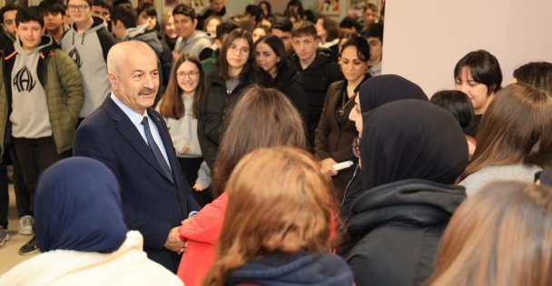 Gebze Belediyesi'nin Üniversite Eğitim Desteği İçin Başvurular Başladı