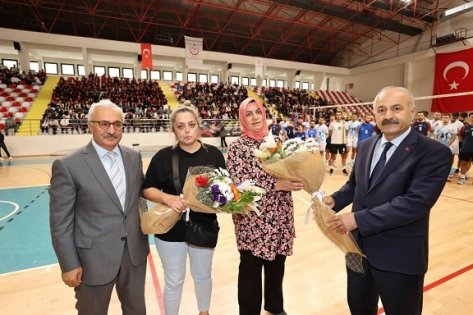 Gebze depremde hayatını kaybeden milli voleybolcuyu unutmadı