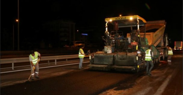Gebze İstanbul Caddesi'nde gece mesaisi