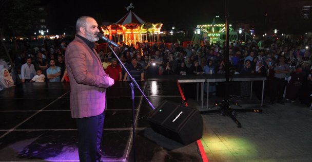 Gebze meydanda bayramlaşacak