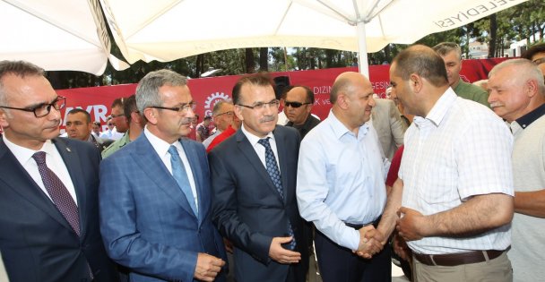 Gebze meydanda bayramlaştı