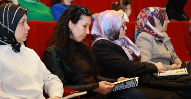 Gebze Okur Buluşmaları'nda Özgü Güler Söyleşisi