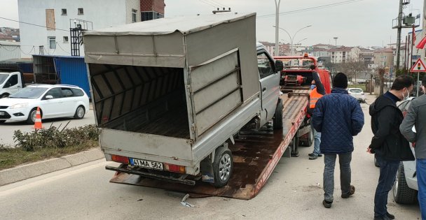 Gebze'de 3 aracın karıştığı zincirleme trafiği aksattı