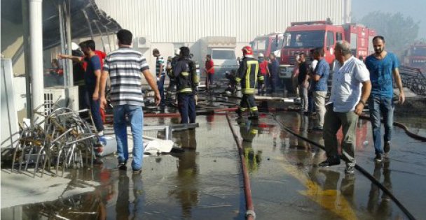 Gebze'de alıveriş merkezinde yangın Çıktı!