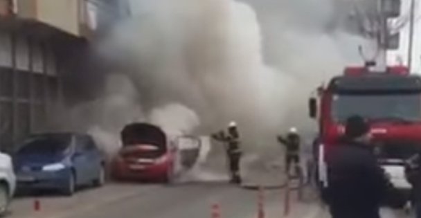 Gebze'de araç kül oldu!