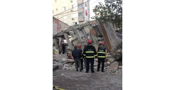 Gebzede bina çöktü: Çok sayıda ekip sevk edildi