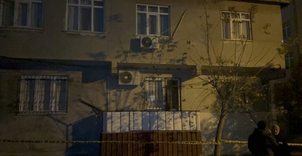 Gebze'de çatlak ve kayma tespit edilen 2 katlı bina tahliye edildi