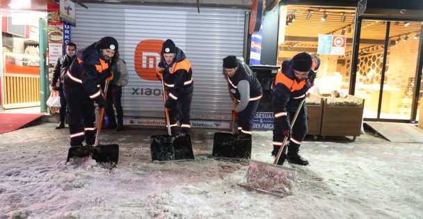 Gebze'de Ekipler Tam Kadro Sahada