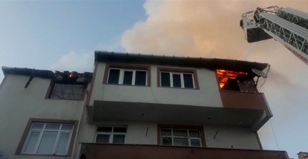 Gebze'de ev yangını!