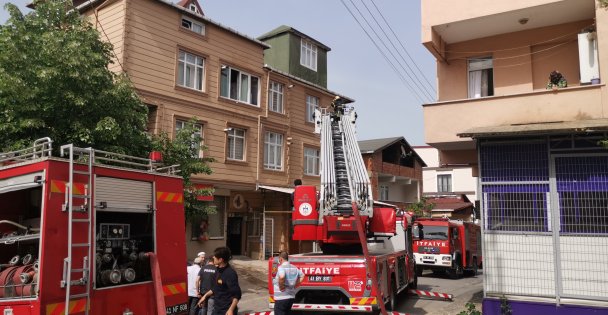 Gebze'de ev yangını 