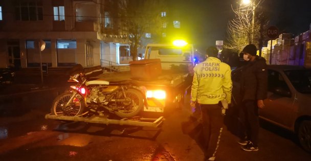 Gebze'de kamyonetle çarpışan motosiklet sürücüsü yaralandı