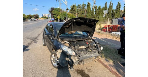 Gebze'de Kaza Genç Sürücü Yaralandı