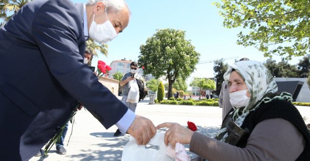 Gebze'de koronavirüsle mücadeleye destek sürüyor