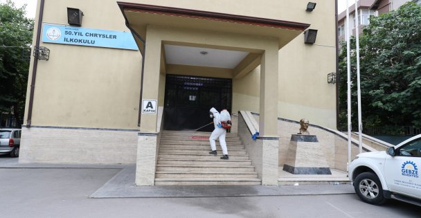 Gebze'de okullar sınavlar için dezenfekte edildi