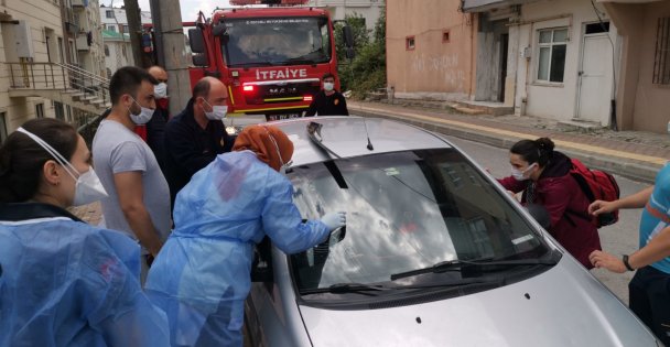 Gebze'de otomobilde kilitli kalan 1,5 yaşındaki Emirhan'ı itfaiye kurtardı
