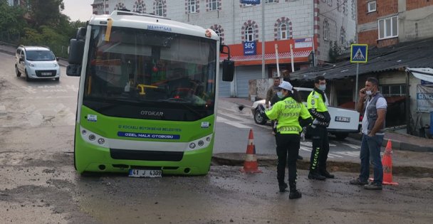 Gebze'de Sağanak Hayatı Olumsuz Etkiledi