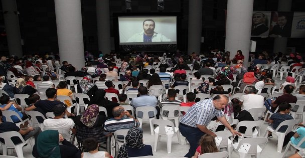 Gebze'de Sinema Pazarı'nda Film Keyfi Sürüyor