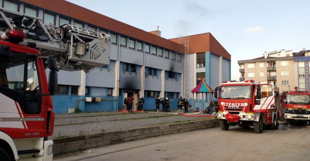 Gebze'de spor salonunda çıkan yangın söndürüldü