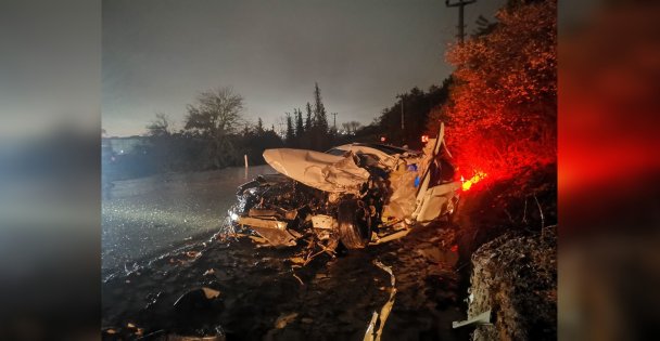 Gebze'de tırla kafa kafaya çarpışan otomobilin sürücüsü öldü