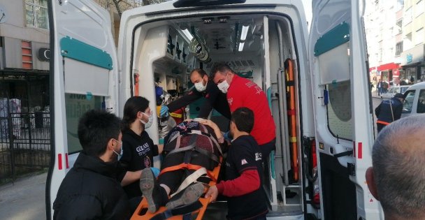 Gebze'de Yaşlı Kadına Araba Çarptı