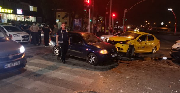 Gebze'de zincirleme trafik kazası: 1 yaralı